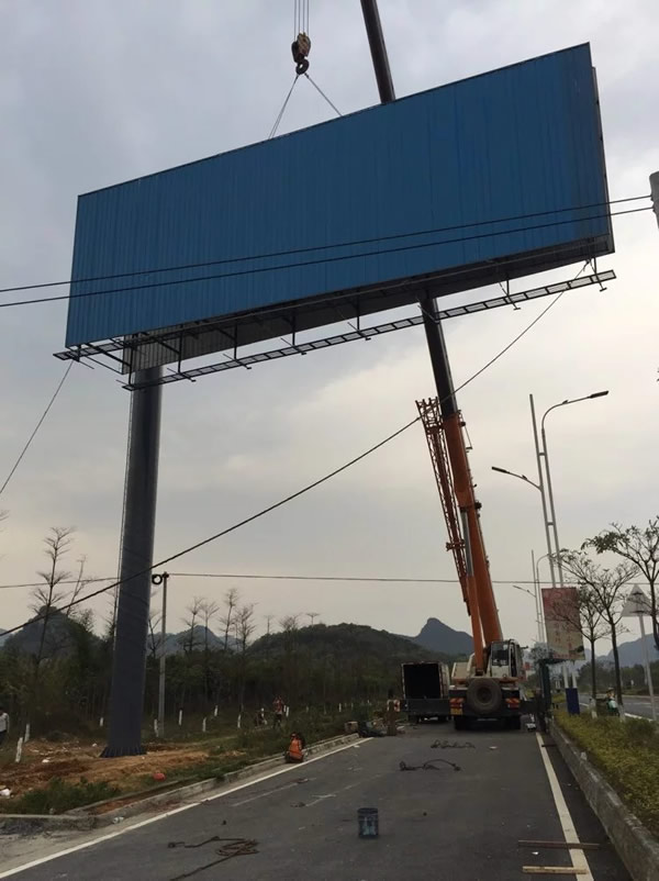 英德高铁站吊装